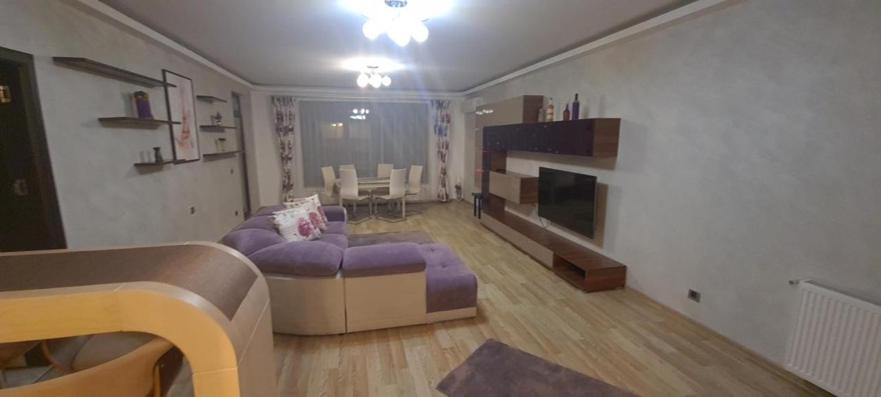 Premium Apartment Isaran Brasov Luaran gambar